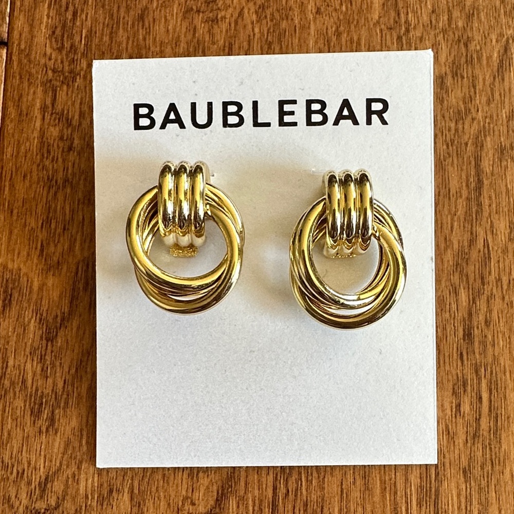 BaubleBar Gold Interlocking Hoop Earrings